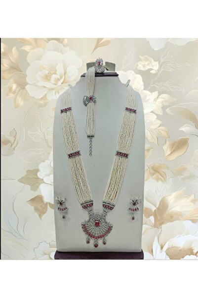 Arjwan Accessories A stunning women's jewelry accessory set