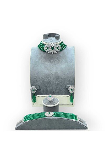 Arjwan Accessories A stunning women's jewelry accessory set