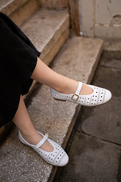 Venüs 26484500 EREN SHOES&BAG Hakiki Deri Desenli Delikli Bant Toka Detaylı O...