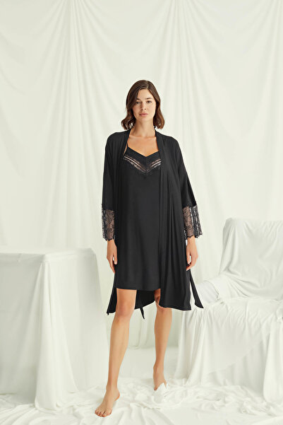MONAMİSE Women'S, Black, Low-Cut Collar and Lace Sleeves Dressing Gown Set