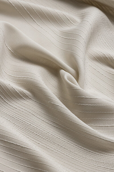 praye Stripe Textured Shawl Cream