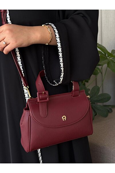 Generic Mini shoulder bag with a unique design and accessories