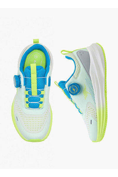 Kangaroos أحذية رياضية للأولاد بإبزيم دوار