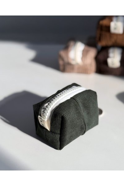Roomiq Handmade Dark Green Velvet Mini Wallet , Bag Charm, Keychain Offcut Collection Spruce XS