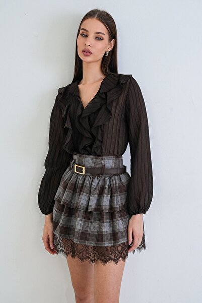 Trend Alaçatı Stili Γυναικεία μπλούζα Bitter Brown V-Neck Λεπτομέρεια με βολά...