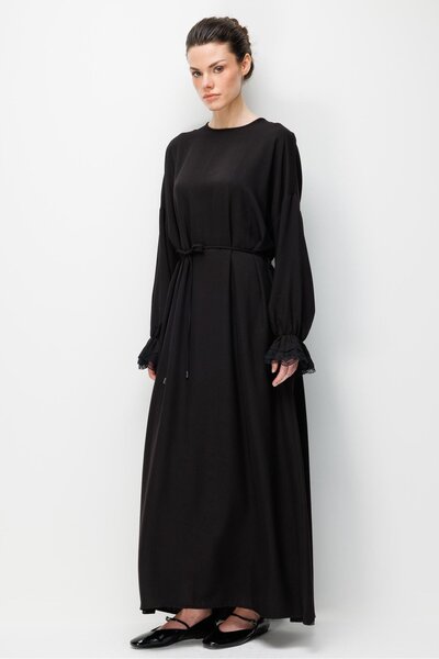 Micca İpekçe Dantel Kol Detaylı Zamansız Elbise-Siyah