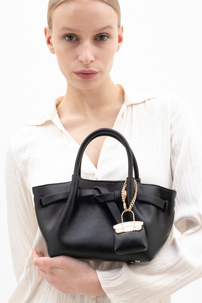 Matthew Cox Women's Arm Bag Black Byn2482