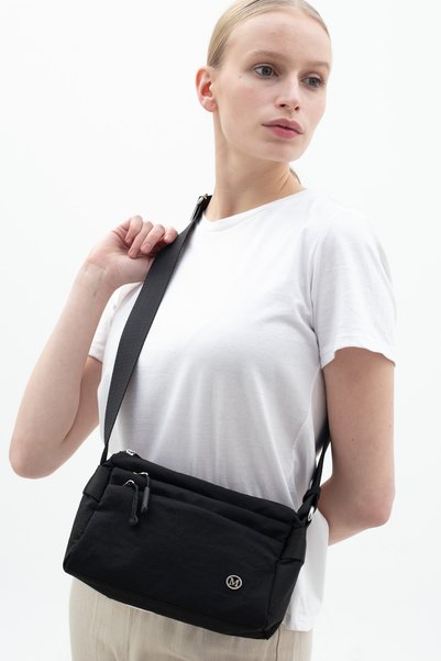 Matthew Cox Women's Arm Bag Black Byn2511
