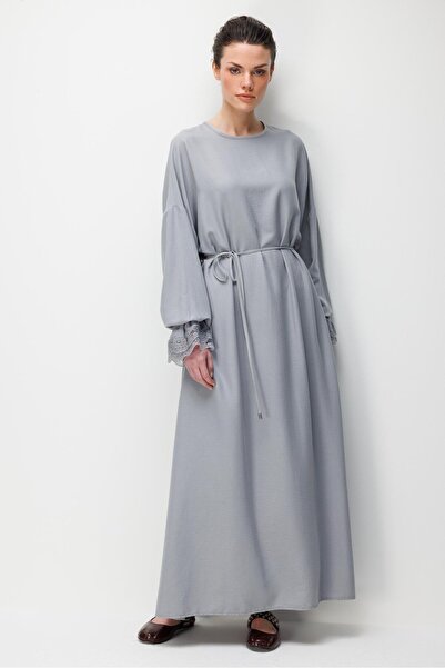 Micca İpekçe Dantel Kol Detaylı Zamansız Elbise-Gri