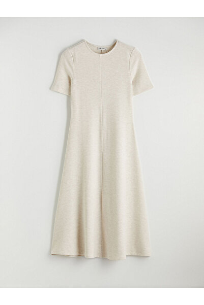 LC Waikiki Εκρού φόρεμα με λαιμόκοψη ποδηλάτου και γραμμή Α