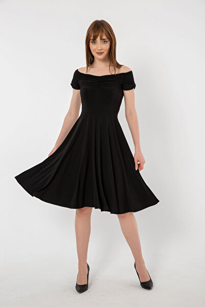 Laranor Siyah Büzgülü Kayık Yaka Kısa Kol Kloş Kesim Elbise Gündüz Gece Şıklı...