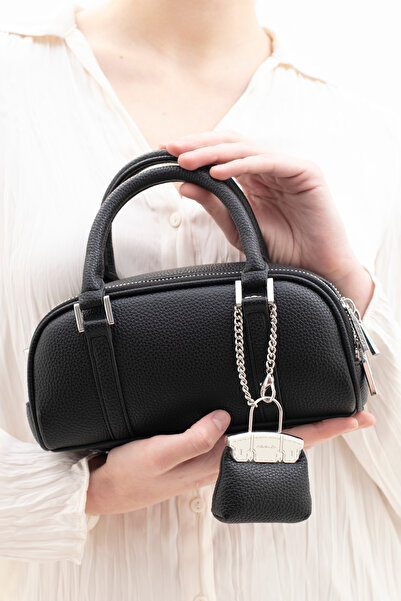 Matthew Cox Women's Shoulder Bag Black Byn2465