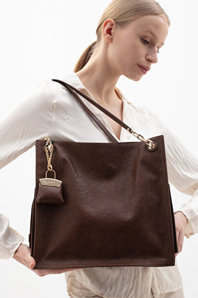 Matthew Cox Women's Shoulder Bag Brown Byn2483