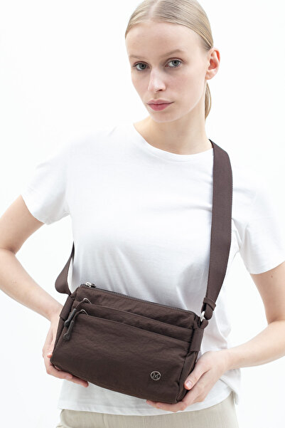 Matthew Cox Women's Shoulder Bag Brown Byn2511