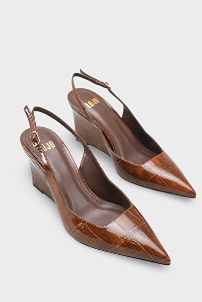 LOJO Дамски обувки с остри върхове, отворена задна част и подплатени токове V...