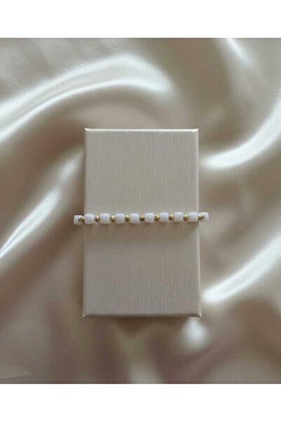 Handmade Pure White & Gold Geometric Bracelet – Simplicity at its finest