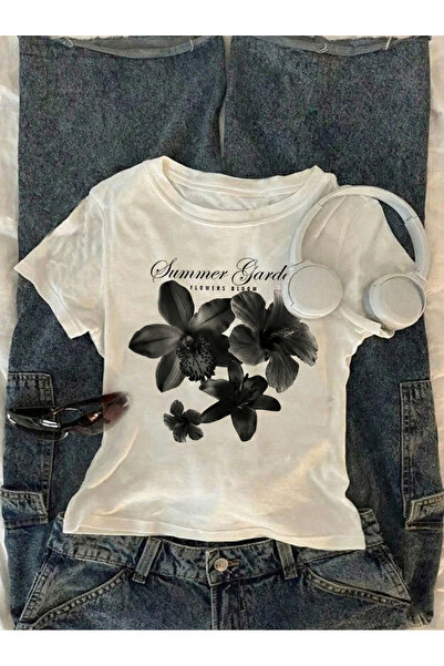 Velostra Women's Black Floral Printed Basic Daily Use Slim Fit T-Shirt