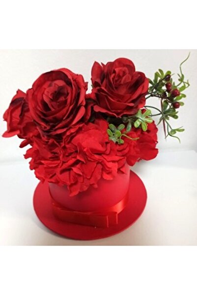Pasiunea Florilor Hat Box With Hydrangea and Red Roses