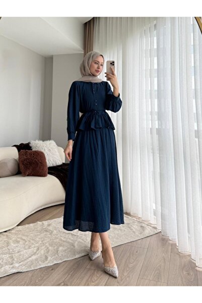 Miraydın Butik طقم نسائي من قميص مكشكش وتنورة M2512 - أزرق داكن