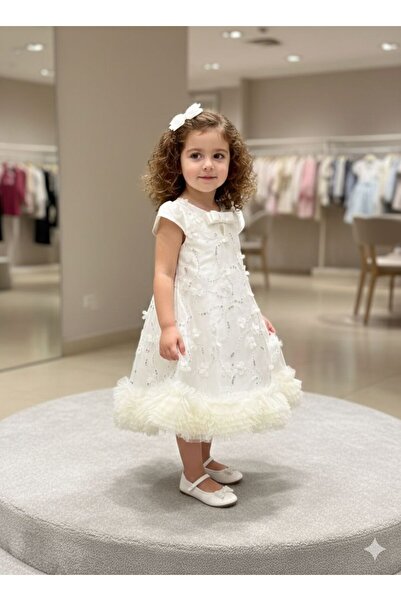 Pyramid masterpieces Elegant girls dress
