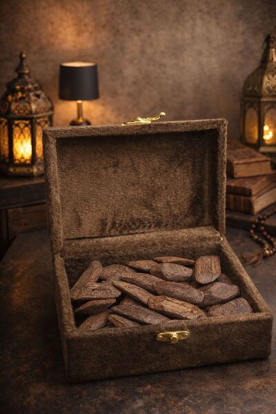 LUXURY عود موروكي ملكي فاخر 100جرام مع علبه فاخره من المخمل