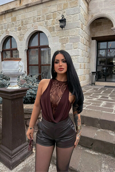 MOZENA Lace Guipure Detailed Deep V-Neck Bodysuit