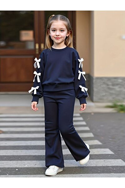 VESTIR BIEN Bez štampe Gornji i donji deo tamnoplave boje, široki kroj sa det...