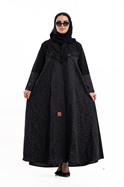 Hasnaa Abaya Rahaf's black abaya with black details