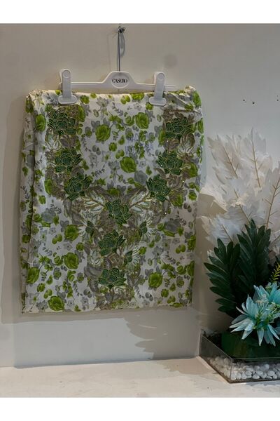 REHAM Emirati-style embroidered fabric with a bodice and sleeves, no stitchin...