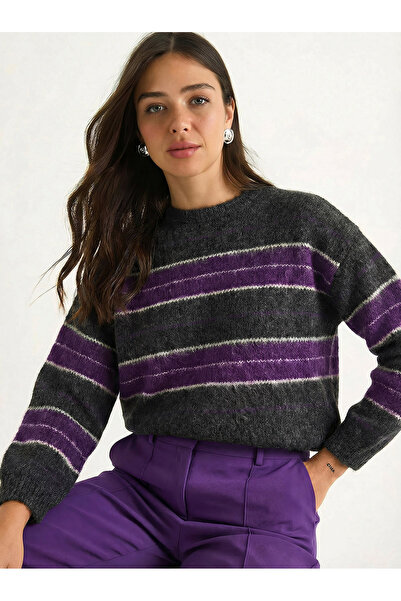 Bianco Lucci Women's Crew Neck Striped Basic Sweater 20251128