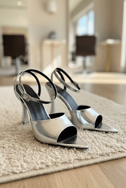DURUNUN BUTİĞİ Rilla Silver Lame (8 cm) Pointed Toe Heeled Shoes