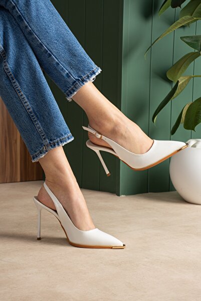 MissPapatya Valentra Women's Patent Leather Pointed Metal Toe Detailed Ankle ...