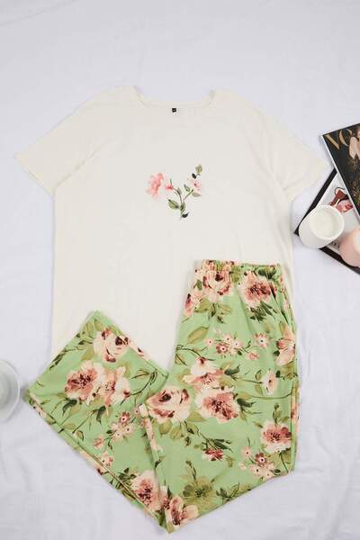 Trendyol Curve Σετ πιτζάμες με πράσινο φλοράλ σχέδιο από βισκόζη με μαλακές κ...