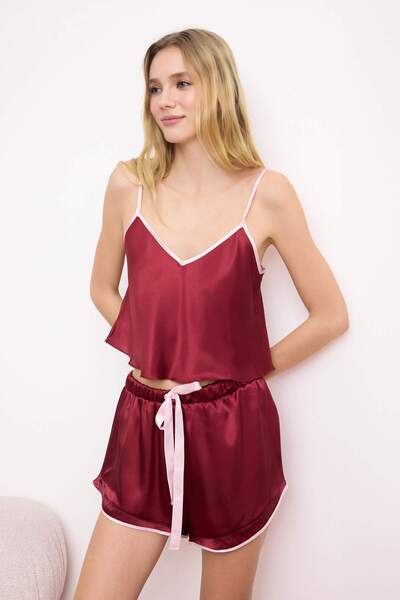 Trendyol Collection Burgunderrotes, einfarbiges, gewebtes Satin-Pyjama-Set TH...