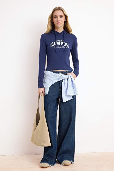 Trendyol Collection Marineblaues, figurbetontes, langärmliges T-Shirt aus ger...