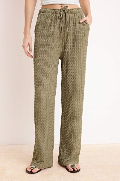 Trendyol Kollektion Khakifarbene, elastische, lange, strukturierte Strickhose...
