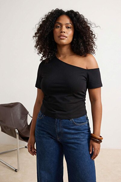 Trendyol Curve Black Stretchy Asymmetric Collar Knitted Plus Size Blouse Tbbs...