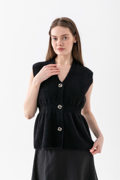 Butik Kadın yumoş angora düğme detaylı yelek