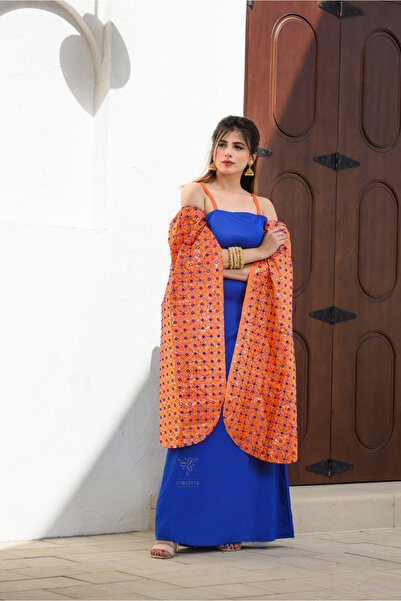 outline جلابية رمضانية برتقالية وزرقاء – تألقي بألوان الشهر الفضيل