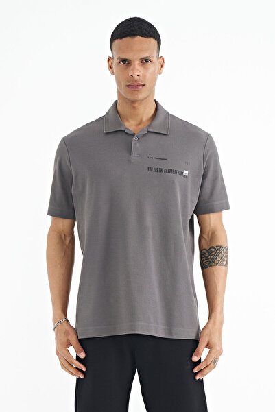 TOMMY LIFE Ανδρικό μπλουζάκι με τυπική μορφή πόλο με λαιμόκοψη σε σκούρο γκρι...