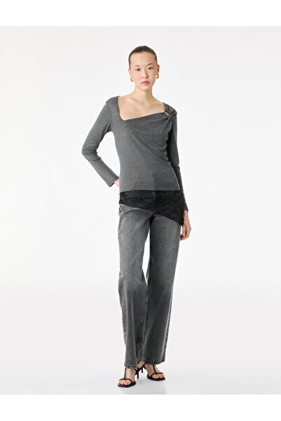 Koton εφαρμοστό Μακρυμάνικο μπλουζάκι με ασύμμετρο γιακά και λεπτομέρεια αξεσ...