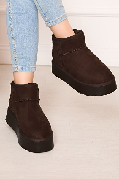 EBRUTESETTÜR حذاء بنعل منصة مبطن بالفرو باللون البني