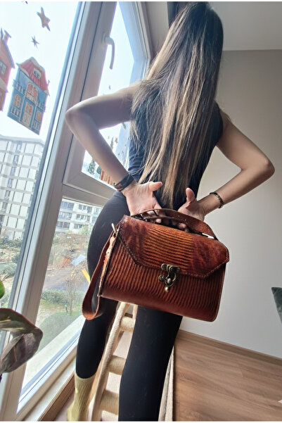 suuderi Tahta desenli hakiki deri kutu çanta