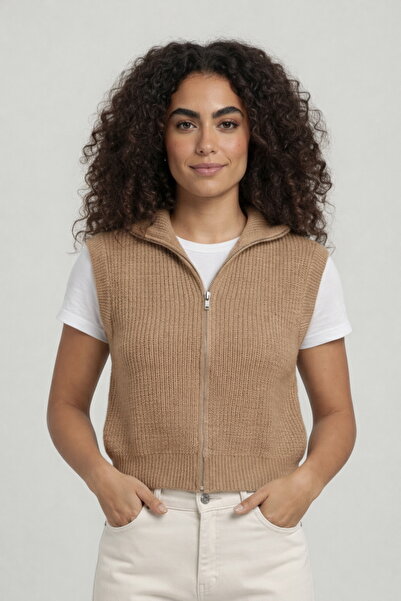 summer people Vestă tricotată cu guler înalt, cu fermoar, din păr de cămilă, ...