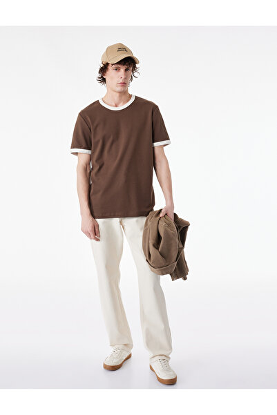 Koton Κοντομάνικο βαμβακερό μπλουζάκι με λεπτή λαιμόκοψη και στενή εφαρμογή