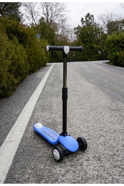 POZART Scooter New Pro 3-Wheeled with Led Lights, 3 Stages, 0kg Carrying Capacity, 3+ Years Old