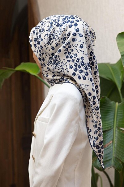 Vissona 100% Twill Silk Crisp Flower Pattern Cream - Μπλε ναυτικό χρώμα 90x90...