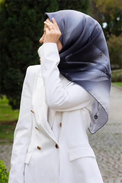 Vissona وشاح حريري 100% بنقشة زهور فضية اللون مقاس 90×90 شكل الخياطة: خياطة ي...