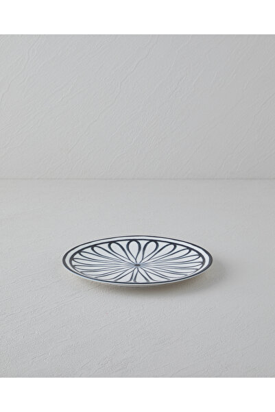 English Home طبق بورسلين مونارك للحلويات 19 سم أسود - أبيض