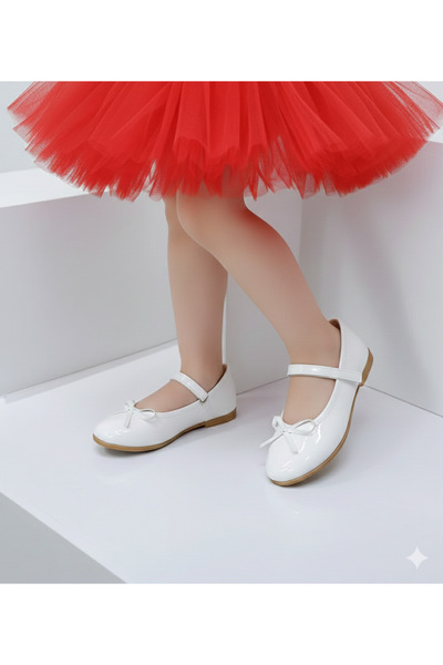PATİK BEBE Balerini ortopedici cu fundă din piele lacuită albă pentru fete